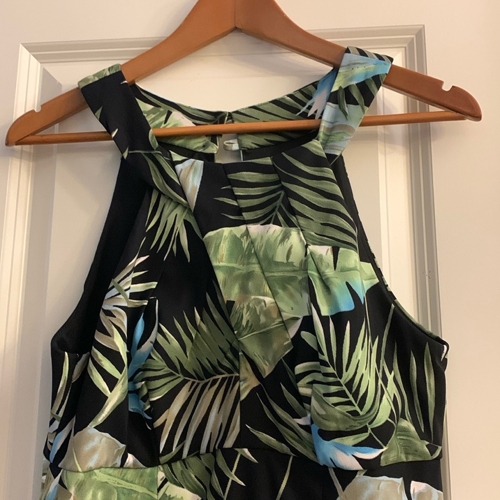 Leafy print dress